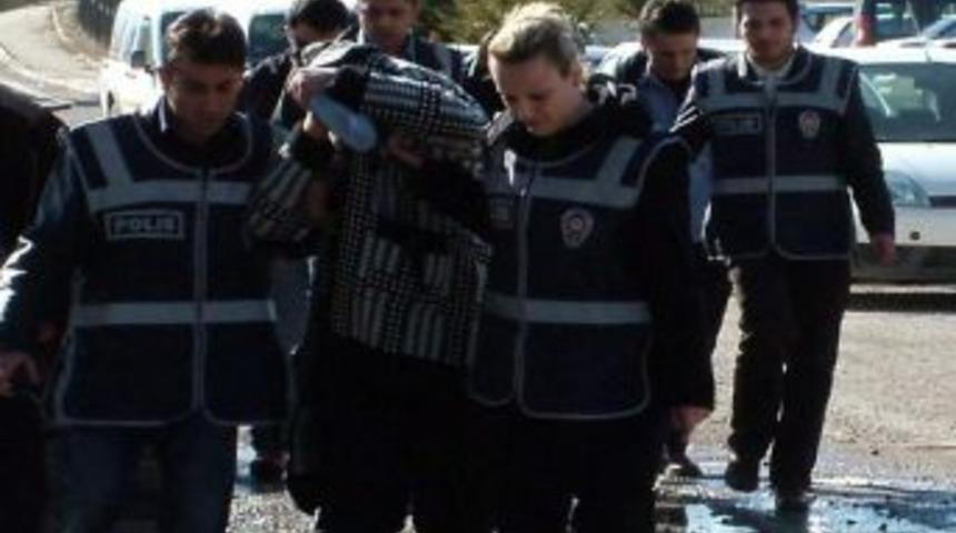 Yozgat&rsquo;ta fuhuş operasyonunda iki kişi sınır dışı edildi