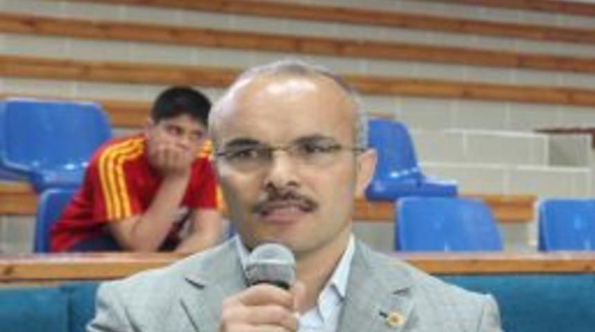 &Ouml;ğrenciler arasında mendil kapmaca heyecanı yaşandı