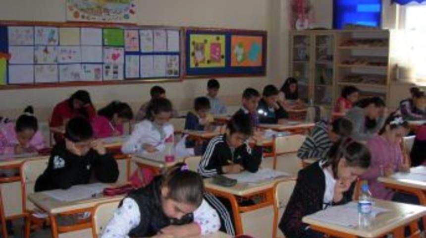 Kılı&ccedil;aslan Eğitim Kurumları T&uuml;rk&ccedil;e-Matematik yarışmasına bin &ouml;ğrenci katıldı