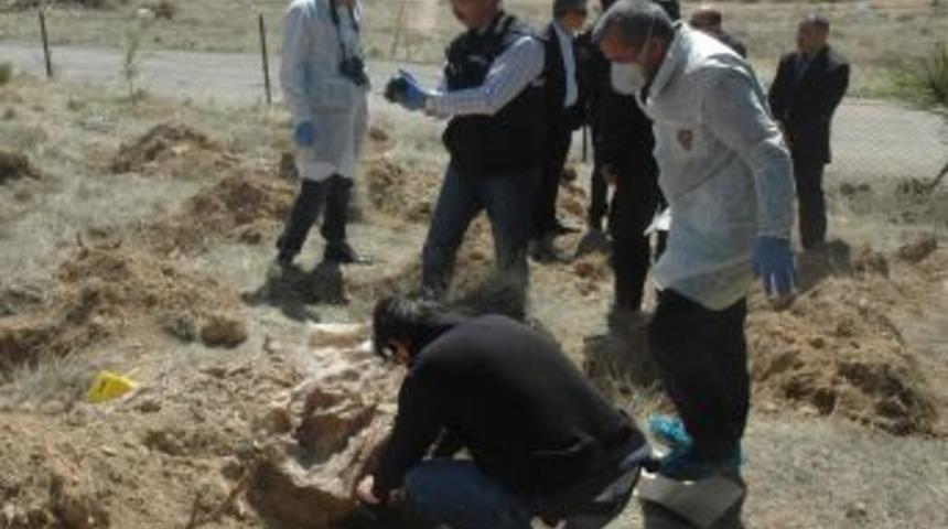 G&ouml;m&uuml;l&uuml; Torbadan Esrarengiz Kemikler &Ccedil;ıktı