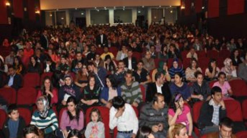 K&uuml;rt Sanat&ccedil;ı Xero Abbas'tan Kardeşlik Mesajı