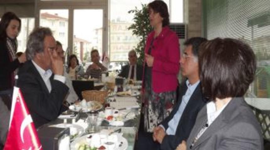 Kızılay &Ccedil;orlu&rsquo;da ilk yardım eğitim merkezi ve kan bankası kuracak