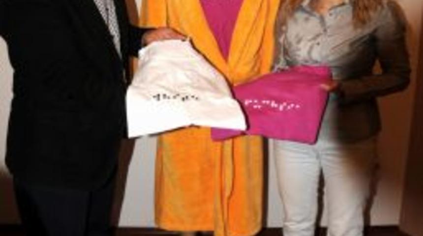 G&ouml;rme Engeliler İ&ccedil;in Tiş&ouml;rt Ve Bornoz &Uuml;retildi