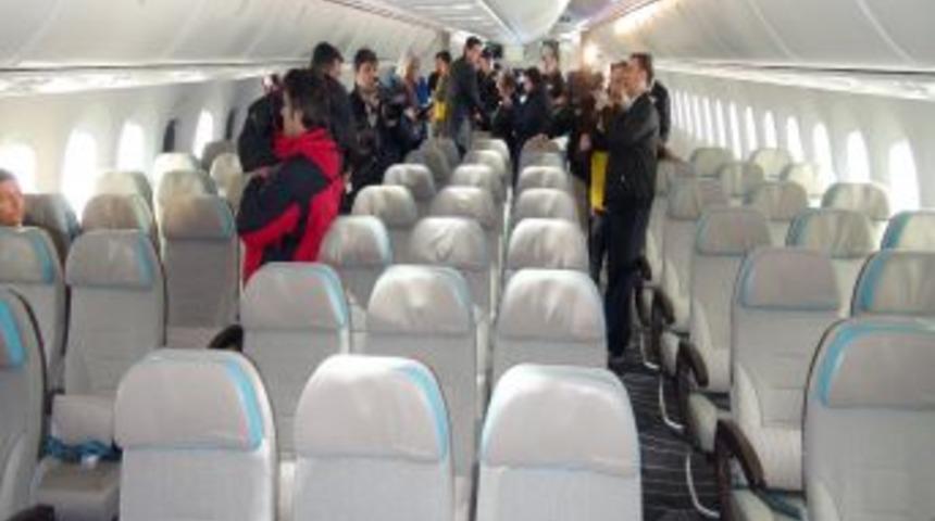 Boeing -787 Dreamliner u&ccedil;ağı tanıtıldı