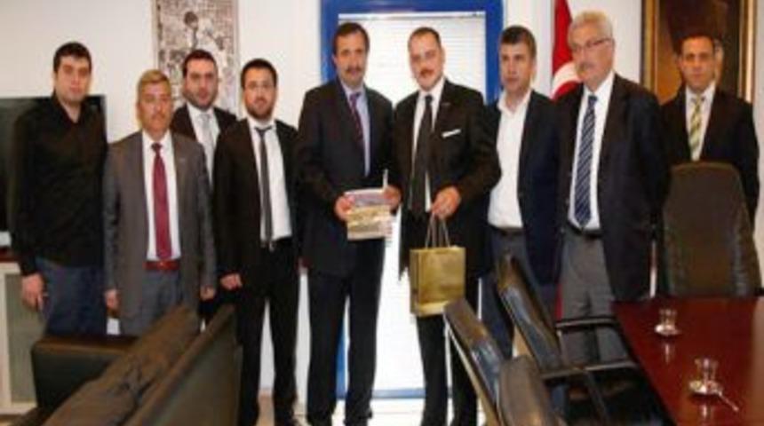 Gen&ccedil; işadamlarından Trabzonspor'a destek ziyareti
