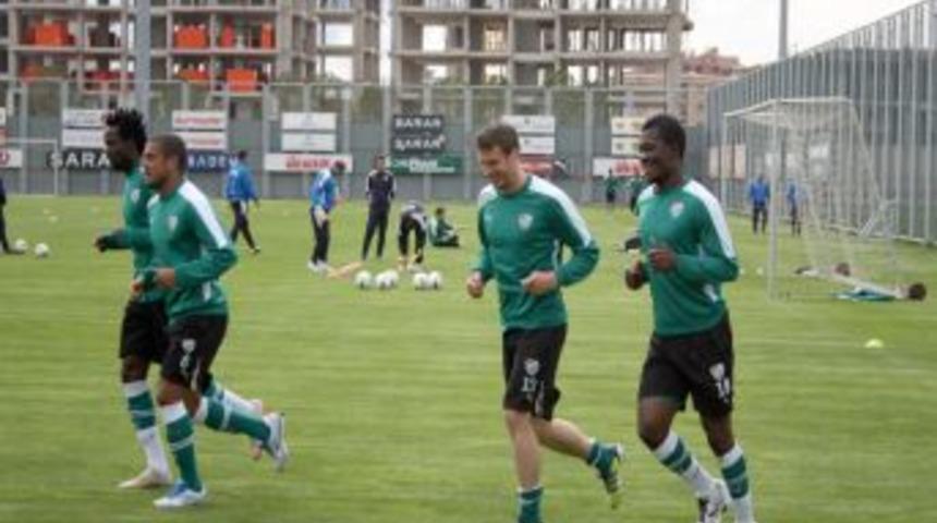 Bursaspor, Sivasspor hazırlıklarını s&uuml;rd&uuml;rd&uuml;
