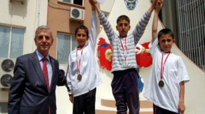 Sporcular Polisler İ&ccedil;in Koştu