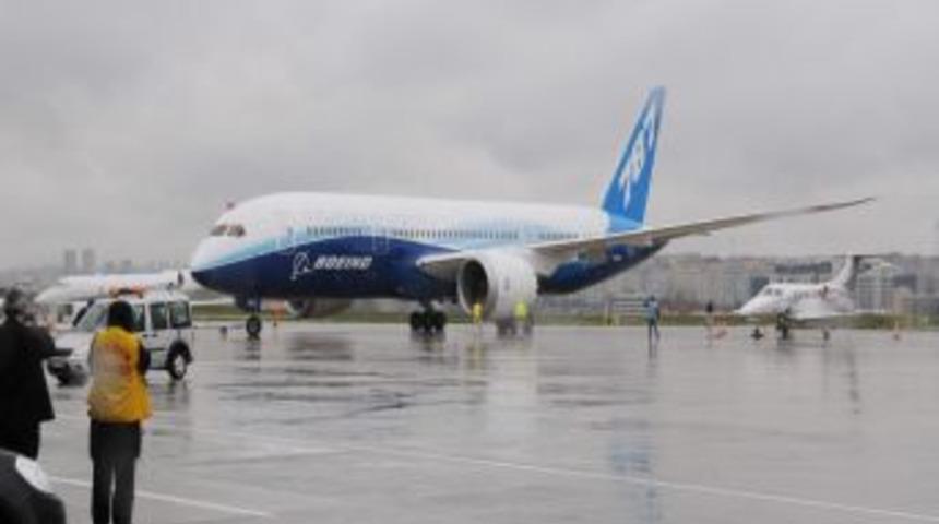 Dreamliner, T&uuml;rkiye'de İlk Demo U&ccedil;uşunu Thy Y&ouml;neticilerine Yaptı