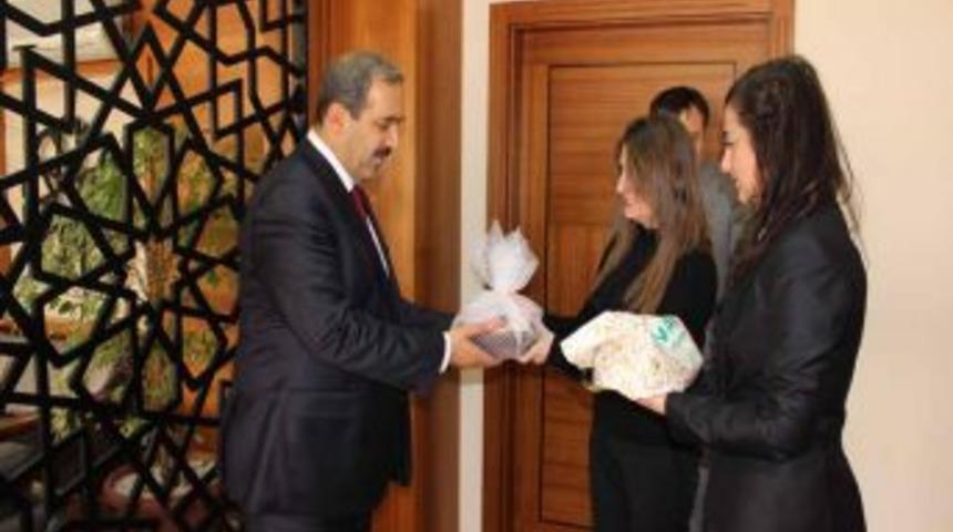 Belediyede &ccedil;alışan Ermeni asıllı T&uuml;rk vatandaşları Başkan &Uuml;rg&uuml;p'&uuml; ziyaret etti