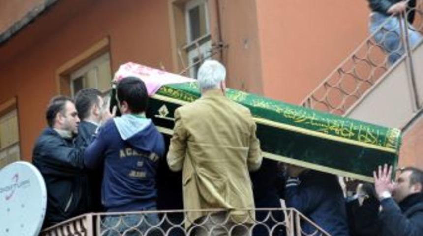 Medine Haberal'ın Cenazesi Evine Getirildi