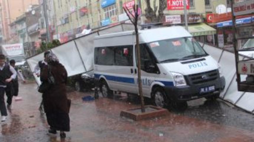 Karab&uuml;k'te Fırtına &Ccedil;atıları U&ccedil;urdu