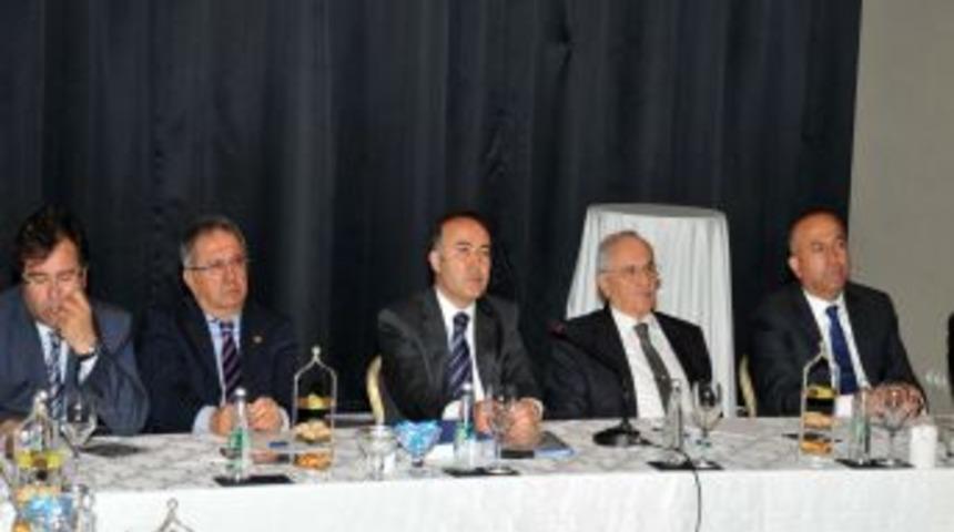 Antalya Valisi ve vekilleri değerlendirme toplantısı yaptı