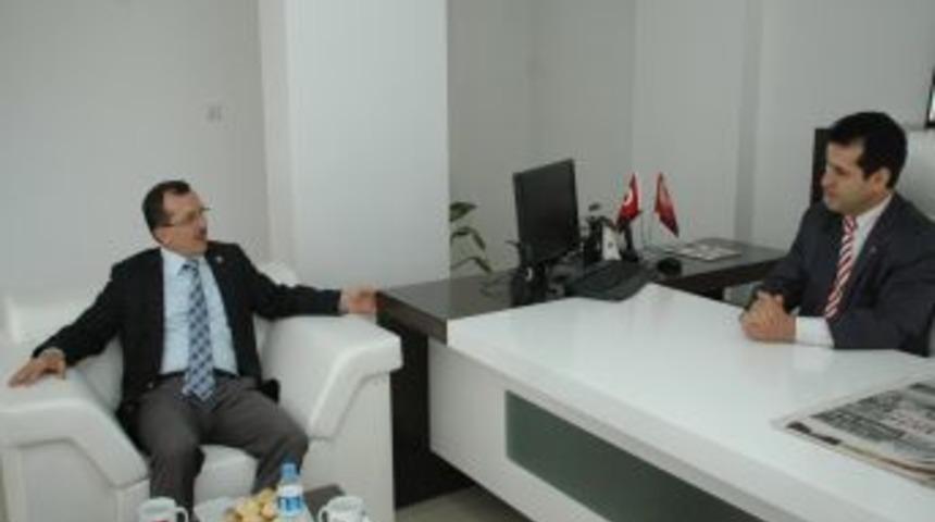 Aydemir: Zor şartlarda &ccedil;alışan gazeteciler teşekk&uuml;r&uuml; hak ediyor