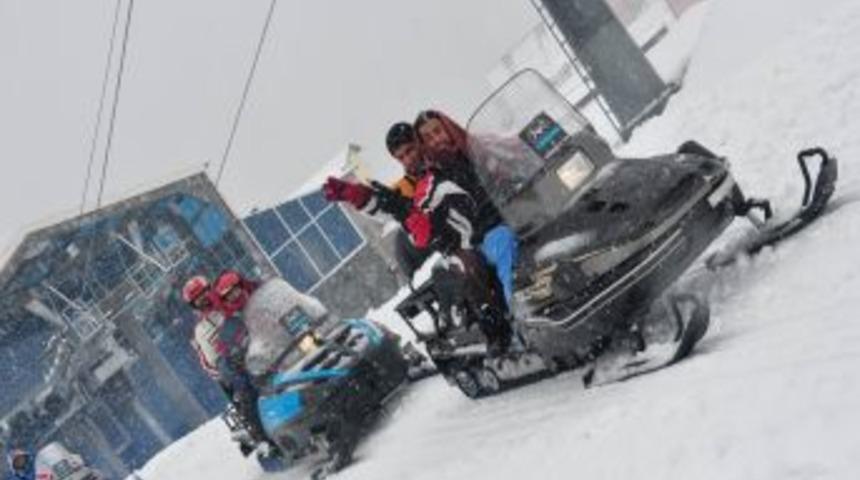 Nisan Ayında Uludağ'da Yoğun Kar Yağışı