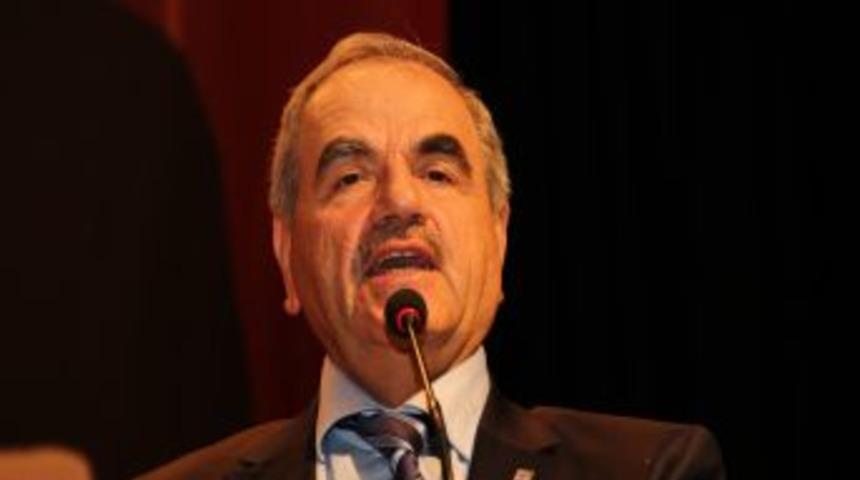 Rekt&ouml;r, 20. yıl kutlamasının a&ccedil;ılışında maaşlara zam istedi