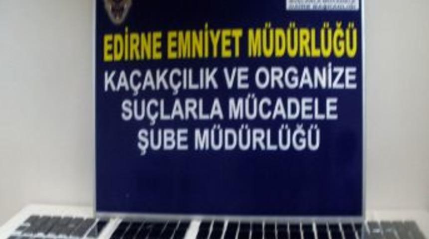 Edirne&rsquo;de 110 adet ka&ccedil;ak iPhone S4 cep telefonu ele ge&ccedil;irildi