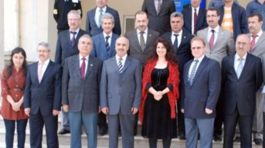 Batman &Uuml;niversitesi'nde 'kaybolan Emekler' Fotoğraf Sergisi A&ccedil;ıldı