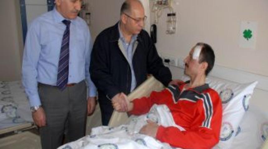 Saldırıya Uğrayan Doktora 'ge&ccedil;miş Olsun' Ziyareti