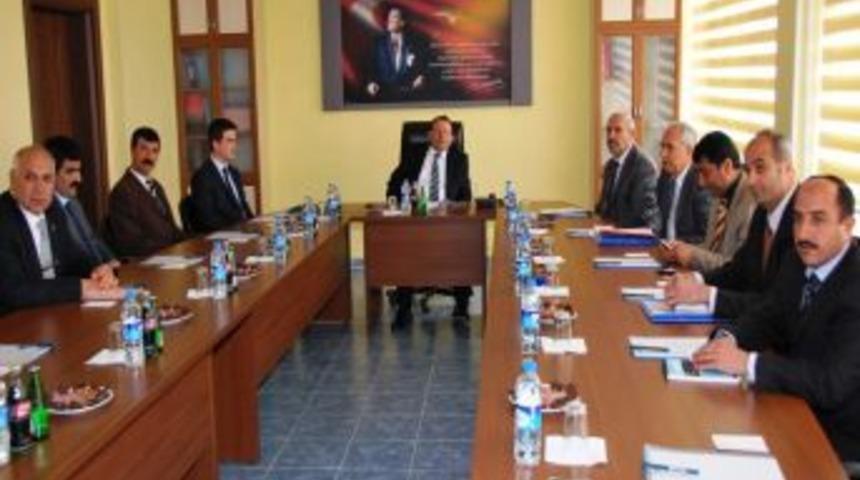 Vali Saran, Arguvan'ın Sorunlarını G&ouml;r&uuml;şt&uuml;