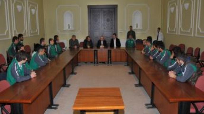 Kırklarelispor'dan Vali Yaman'a Teşekk&uuml;r Ziyareti