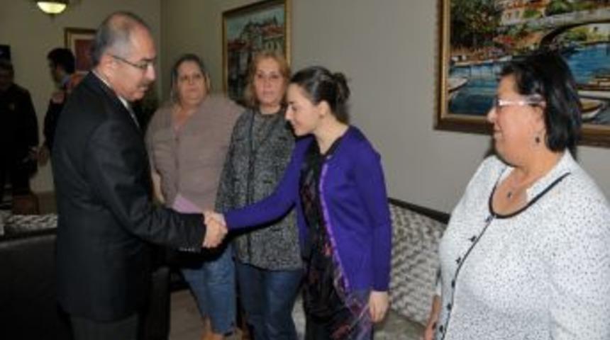 Vali Yaman, Şehit Aileleriyle Bir Araya Geldi