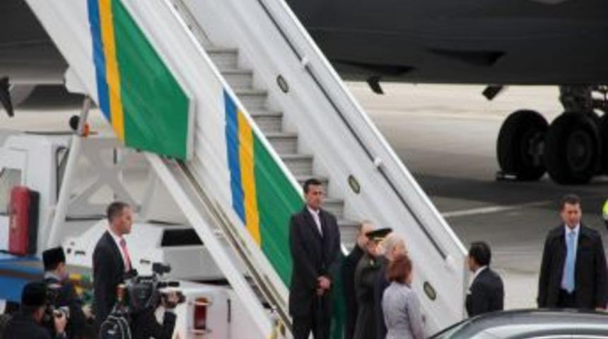 Brunei Sultanı Ankara'ya gitti