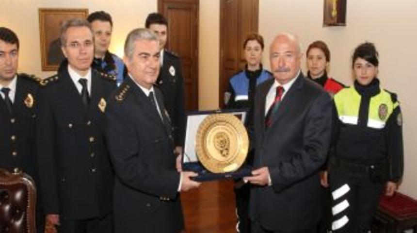 Ankara polisinden Vali Y&uuml;ksel'e 167. yıl ziyareti