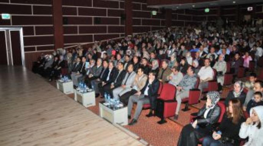 Akşehir'de Peygamber Efendimiz'in  sevgisi salona sığmadı