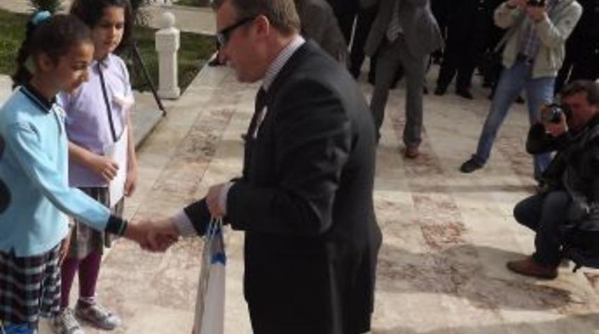 Polisi yazdılar, &ouml;d&uuml;l kazandılar