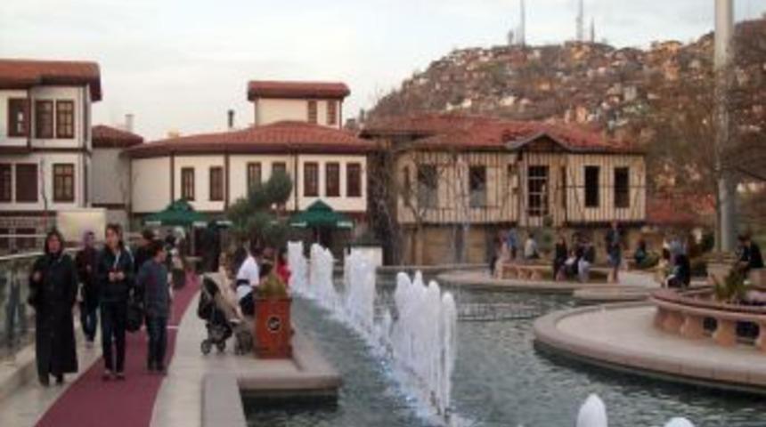 Havalar d&uuml;zeldi, Hacıbayram ziyaret&ccedil;i akınına uğradı