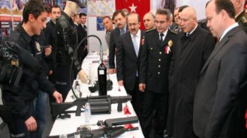 Polis teşkilatının kullandığı malzemeler tanıtıldı