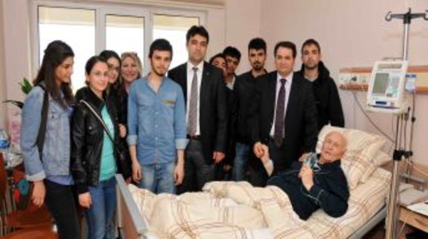 OM&Uuml;'l&uuml; &ouml;ğrenciler, hastalanan hayırseveri unutmadı