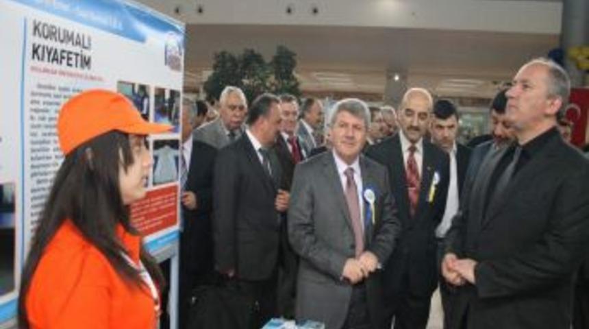 Minik mucitler projelerini sergiliyor