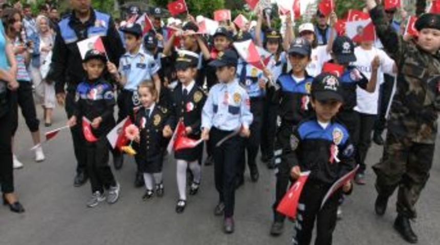 Polis haftası etkinlikleri başladı
