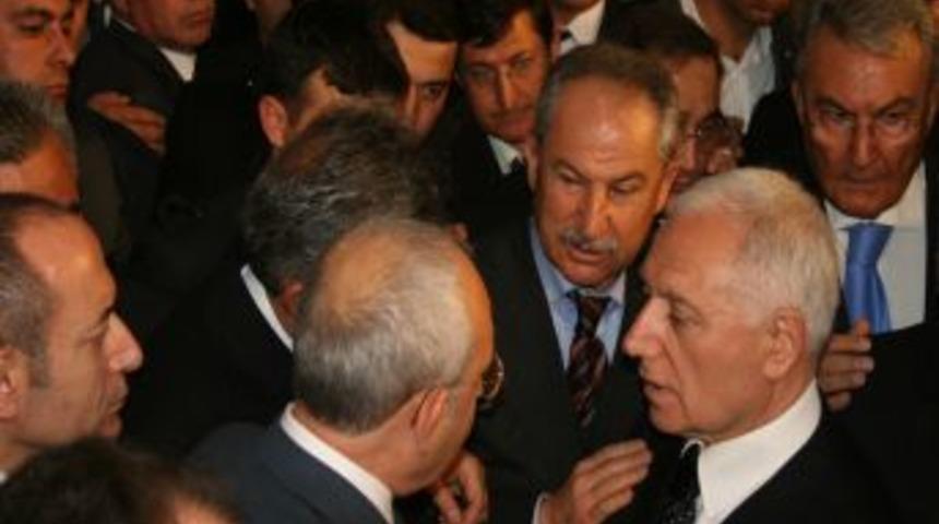 Haberal, annesini son yolculuğuna uğurladı