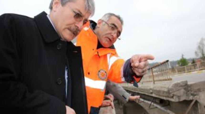 Mhp Genel Başkan Yardımcısını Bakan Zannettiler, Yardım İstediler