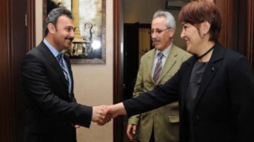 Muhtarlar, Belediye Başkanı K&uuml;lc&uuml;'ye tebrik ziyaretinde bulundu