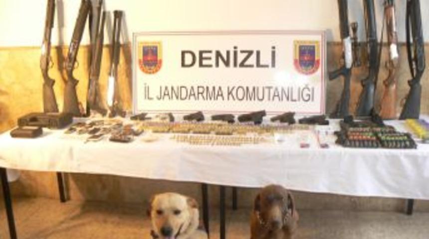 Denizli&rsquo;de fuhuş operasyonunda 44 g&ouml;zaltı