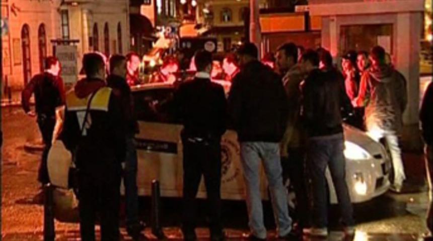 Beyoğlu'nda silahlı kavga: 1 &ouml;l&uuml;, 3 yaralı