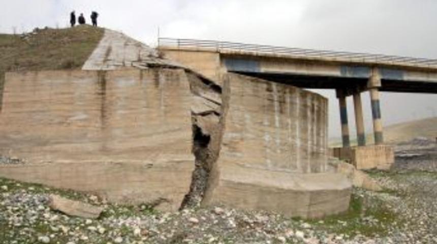 G&ouml;ksu k&ouml;pr&uuml;s&uuml; korkutuyor!