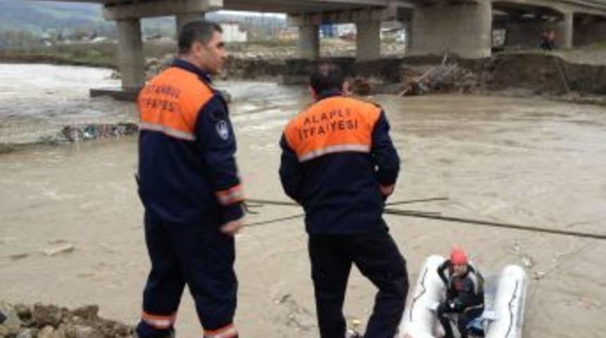 Alaplı itfaiyesi &Ccedil;aycuma'da kurtarma