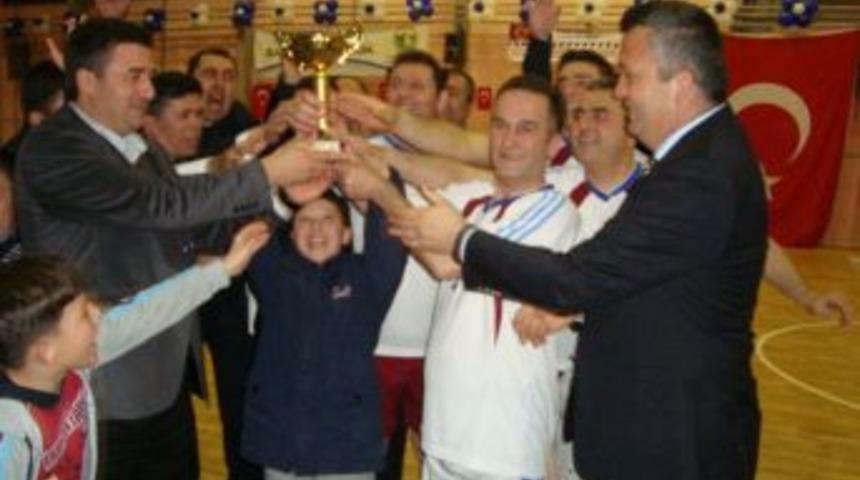 Voleybolda Alaplı emniyet şampiyon oldu