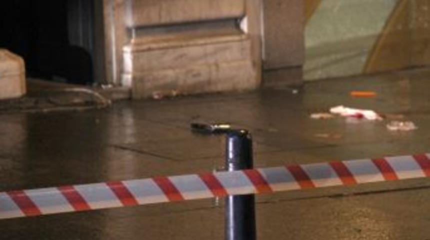 Beyoğlu&rsquo;nda silahlı kavga:1 &ouml;l&uuml;, 3 yaralı