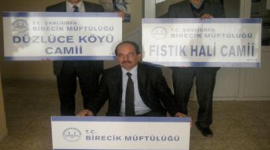 Cami ve Kur'an kurslarının tabelaları yenilendi