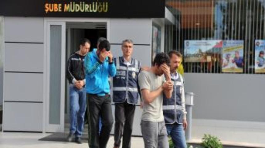 Eski polis, d&ouml;rd&uuml;nc&uuml; su&ccedil;unda &ouml;rg&uuml;t liderliğinden g&ouml;z altına alındı