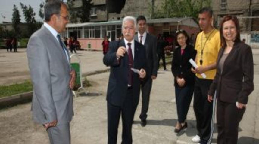 Aldırmaz: Okullarımızın eksiklerini gidereceğiz