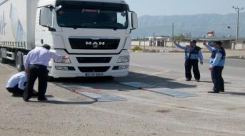 D&ouml;şemealtı'nda bir haftada 7 araca yasal işlem yapıldı