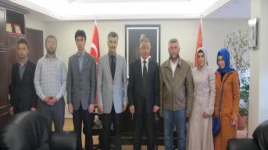 &Uuml;niversitelilerden polise 167. yıl kutlama ziyareti