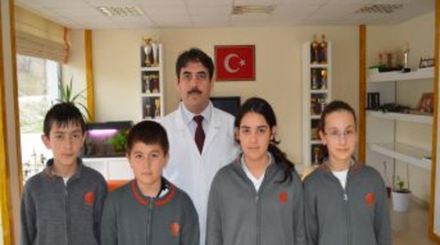 İlk&ouml;ğretim &ouml;ğrencileri, 'Bukalemun Plaka' projesiyle şampiyon oldu