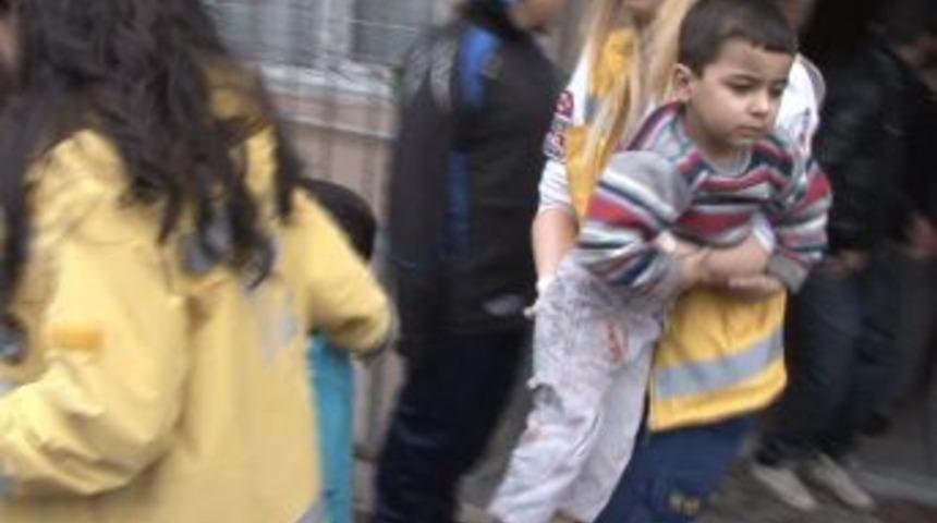 Baba, k&uuml;&ccedil;&uuml;k kızına sarılarak can verdi